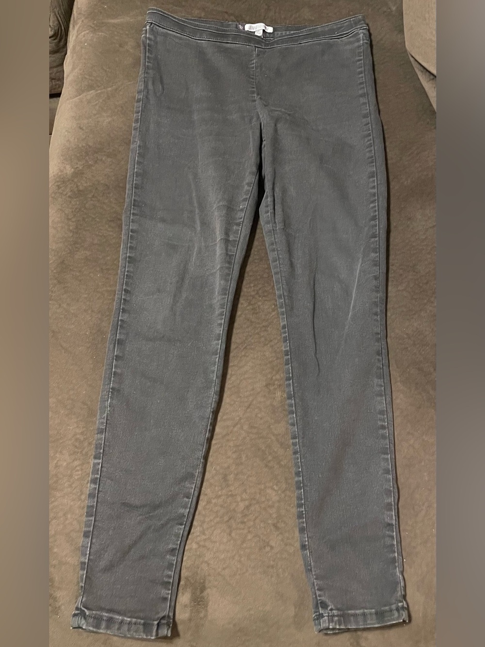 Jennifer Lopez Women's Skinny Jeans in Charcoal Gray